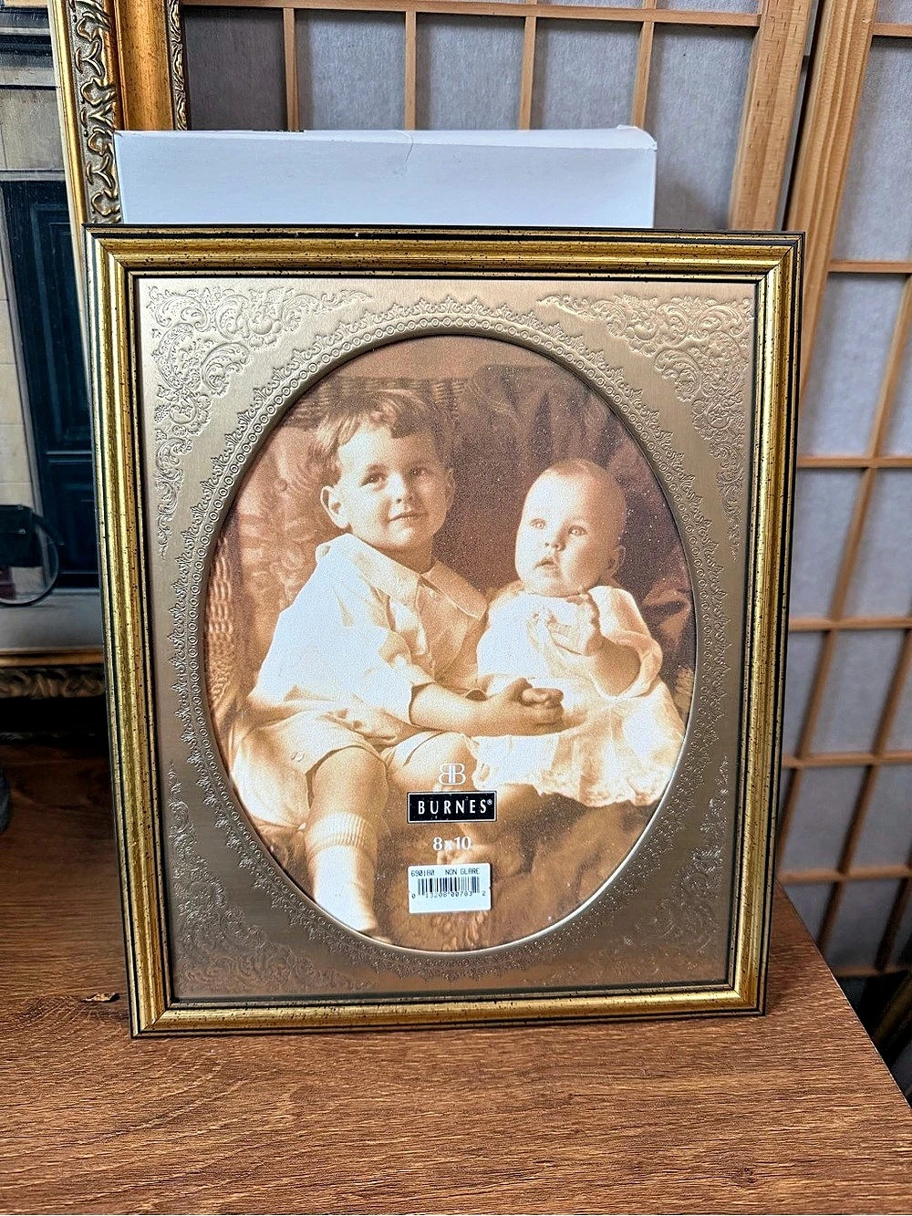 Beautiful Vintage Burnes 8x10 Gold Ornate Oval Picture Frame New Original Box